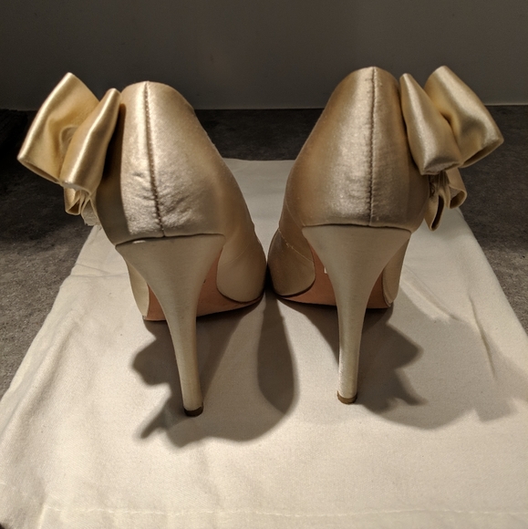 Badgley Mischka Calton Pumps - Picture 3 of 6